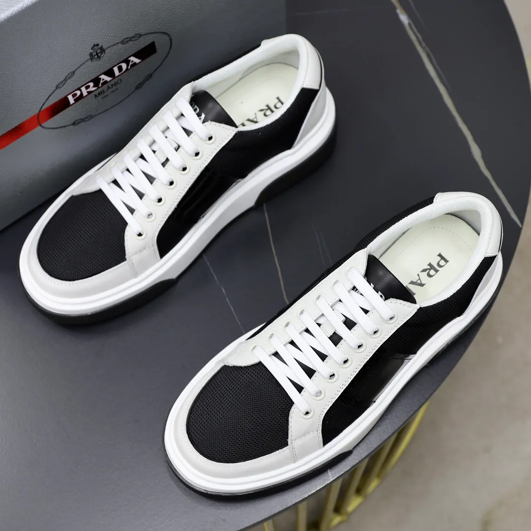 Ex-factory price: 680💰Top original order Brand: PRADA (Prada) Standard code: Men's size 38/44 (45 can be customized) Grade: Same as the official website Material: Original cowhide stitched with imported cloth, cowhide lining, original combination of two-color wear-resistant soft outsole Style category: casual sports version, young fashion, European and American trend, British style Color: actual picture color